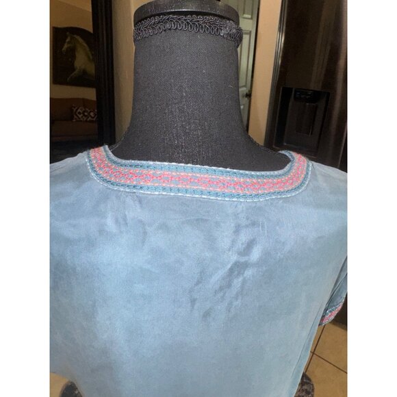 John Mark Soft Chambray Blue Button Boho Blouse Embroidered Front Tie M Cottage - Picture 9 of 12